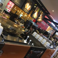 Photo taken at Starbucks by Taku 目. on 9/6/2017