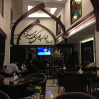Das Foto wurde bei Iran Zamin Restaurant von Hussain N. am 4/19/2013 aufgenommen