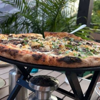 Photo taken at Lena&amp;#39;s Wood-Fired Pizza &amp;amp; Tap by HA on 8/25/2022
