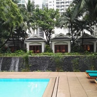 Photo taken at Swimming Pool @ Anantara Siam Hotel by Golf W. on 2/25/2017