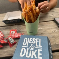 Foto tirada no(a) Diesel and Duke por Whelan M. em 10/8/2021