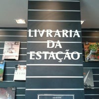 Photo taken at Livraria da Estação by Daniel D. on 2/18/2013