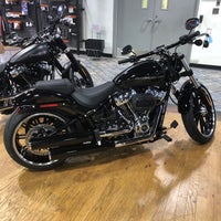 Photo taken at Patriot Harley-Davidson by Δ H M Σ D | أَحـْمـٌٓد . on 5/30/2018