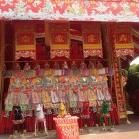 Photo taken at Jin Fu Gong Temple (金福宫) by beng on 4/14/2014