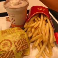Photo taken at McDonald&#39;s by タカ 南. on 11/18/2019