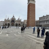 Foto diambil di Ponte dei Sospiri oleh Peter D. pada 12/4/2023