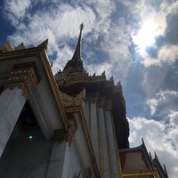 Photo taken at Wat Traimitr Withayaram by Mini N. on 7/26/2023
