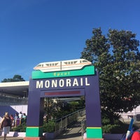 Photo taken at Monorail Teal by Leonardo M. on 4/4/2015