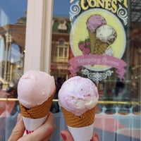 Photo taken at Ice Cream Cones by 夢華 on 4/13/2023