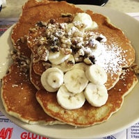 Foto scattata a The Pancake Man da ShortandSweetNYC il 8/10/2015