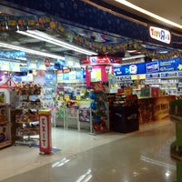 Photo taken at Toys&quot;Я&quot;Us (ทอยส์ &quot;อาร์&quot; อัส) by thummanoon k. on 3/21/2013