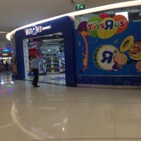 Photo taken at Toys&amp;quot;Я&amp;quot;Us by thummanoon k. on 5/10/2016