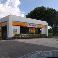 Foto diambil di Shell oleh DJ Knowledge pada 9/14/2012