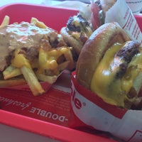 Photo taken at In-N-Out Burger by john B. on 5/22/2017