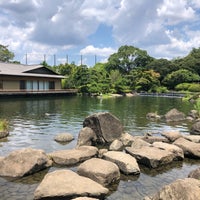 Photo taken at 平成庭園・源心庵 by T T. on 7/25/2021