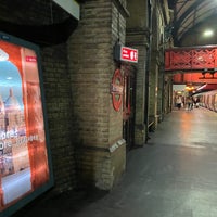 12/17/2023에 T T.님이 Paddington London Underground Station (Hammersmith &amp;amp; City and Circle lines)에서 찍은 사진
