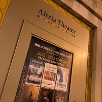 รูปภาพถ่ายที่ Altria Theater โดย Caitlin C. เมื่อ 8/31/2022