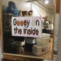 Das Foto wurde bei Gooey On The Inside von Caitlin C. am 4/10/2018 aufgenommen