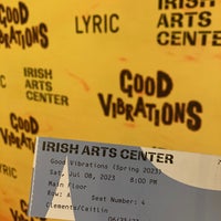 Foto tirada no(a) Irish Arts Center por Caitlin C. em 7/8/2023
