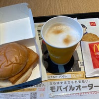 Photo taken at McDonald&amp;#39;s by 蒼 凸. on 11/6/2020