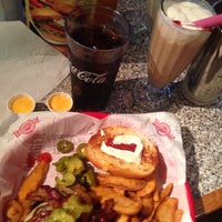 Photo taken at Fuddruckers by Carly C. on 10/27/2013