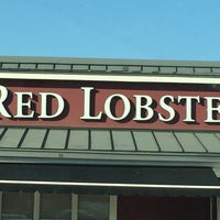 Photo taken at Red Lobster by Willie F. on 10/3/2015
