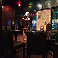 Foto tirada no(a) Green Oaks Tavern por Willie F. em 10/5/2017