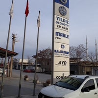 Photo taken at Yıldız Otomotiv ( BMW,Mercedes,Volkswagen Yedek Parça ) by Muhammet Ali Ö. on 3/2/2018