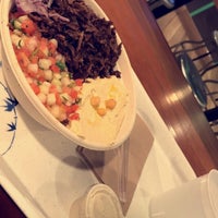 รูปภาพถ่ายที่ FelFel Mediterranean Fresh Rotisserie Grill โดย Adel เมื่อ 10/4/2018