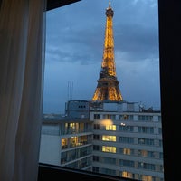 Foto tirada no(a) Hôtel Mercure Paris Centre Tour Eiffel por Closed em 8/14/2022