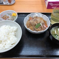 Photo taken at 桜木食堂 by Niihan に. on 3/20/2020