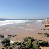 Foto diambil di Praia de Carcavelos oleh Ricardo R. pada 4/13/2013