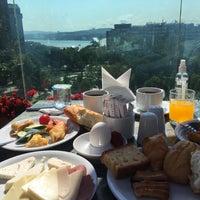 Foto tirada no(a) Germir Palas Hotel,İstanbul por AwrezoO R. em 7/5/2022