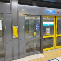 Photo taken at Namboku Line Yotsuya Station (N08) by こさく on 6/28/2022