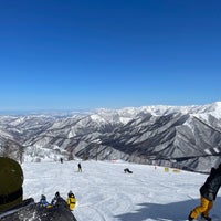 Photo taken at 苗場スキー場第二ゴンドラ山頂 by はるあ on 2/17/2023