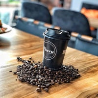 2/25/2018 tarihinde Pheru Coffee and Tea Shopziyaretçi tarafından Pheru Coffee and Tea Shop'de çekilen fotoğraf