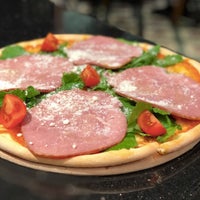 3/9/2018 tarihinde Gökhan K.ziyaretçi tarafından Pizzeria La Vista'de çekilen fotoğraf