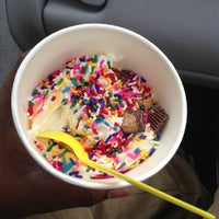 2/22/2013에 Shain E.님이 Sub Zero Yogurt and Ice Cream에서 찍은 사진