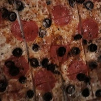 Foto diambil di Simplesmente Pizza Bar oleh Priscilla S. pada 4/1/2018