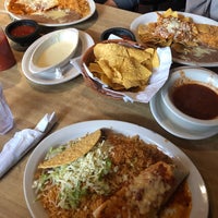 Foto diambil di Los Aztecas Mexican Restaurant oleh Graham pada 12/28/2018