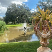 Photo taken at Houmas House Plantation and Gardens by Frank B. on 10/12/2021