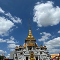 Photo taken at Wat Traimitr Withayaram by Milk&amp;#39; K. on 9/3/2023