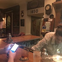 รูปภาพถ่ายที่ The 1850 House Inn &amp;amp; Tavern โดย Cristina B. เมื่อ 9/15/2018