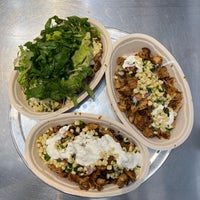 Photo taken at Chipotle Mexican Grill by Faris on 7/20/2022