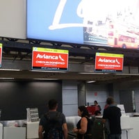 Photo taken at Check-in Avianca by Núbia A. on 4/16/2019