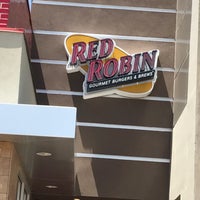 Photo taken at Red Robin Gourmet Burgers and Brews by Deborah C. on 5/8/2017
