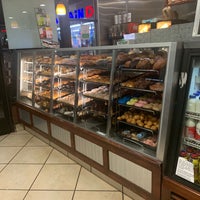 Photo taken at WINCHELL&amp;#39;S DONUT HOUSE by Karen A. on 9/24/2019