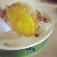 Photo taken at Leng Guan Sugar Cane Juice by Aaliyah on 9/15/2012