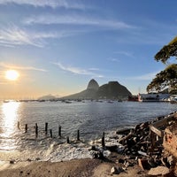 Photo taken at Praia de Botafogo by Leandro on 7/7/2023