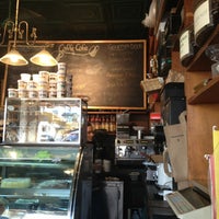 2/18/2013 tarihinde Sibel K.ziyaretçi tarafından Caffe Cafe'de çekilen fotoğraf